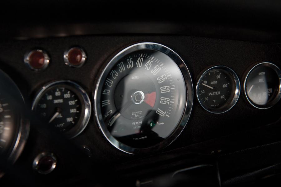 Панель приборов Aston Martin DBS V8 (5072/RAC) 1968 года  (фото 9 из 26)